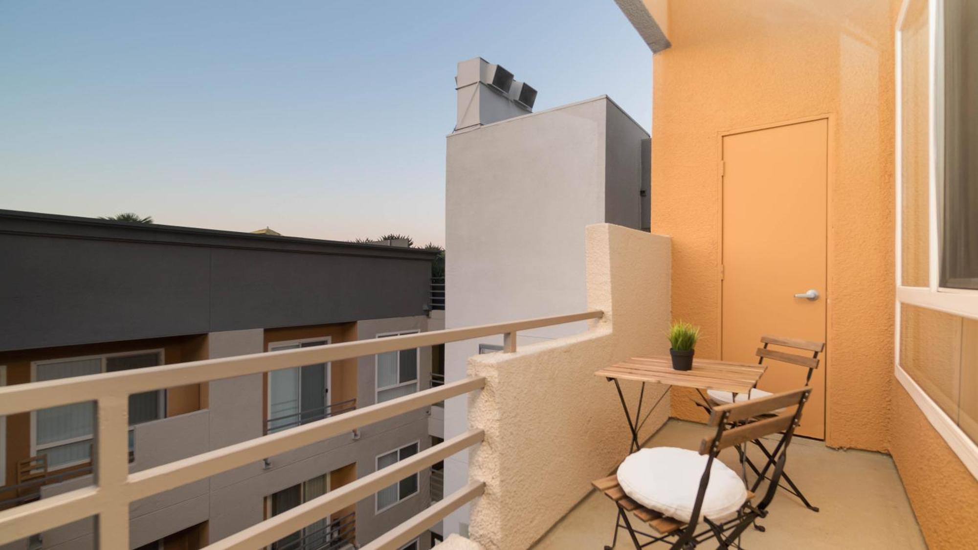 Luxury, Hollywood Walk Of Fame Apartment